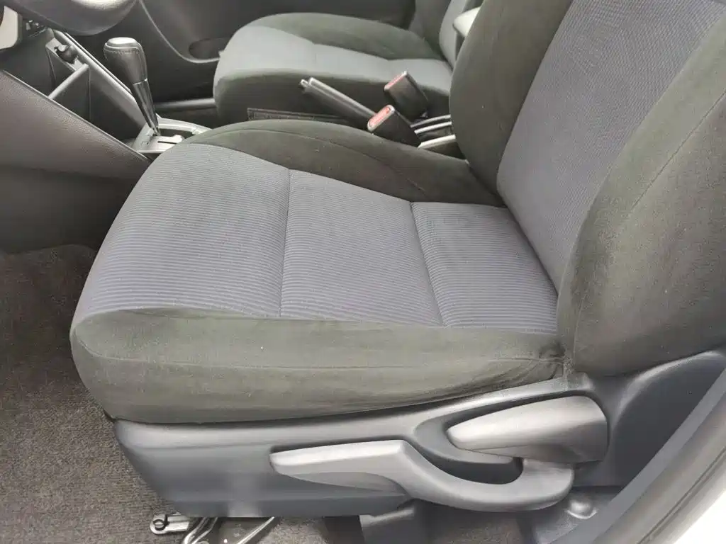 Toyota Yaris L 2017 — фото 20
