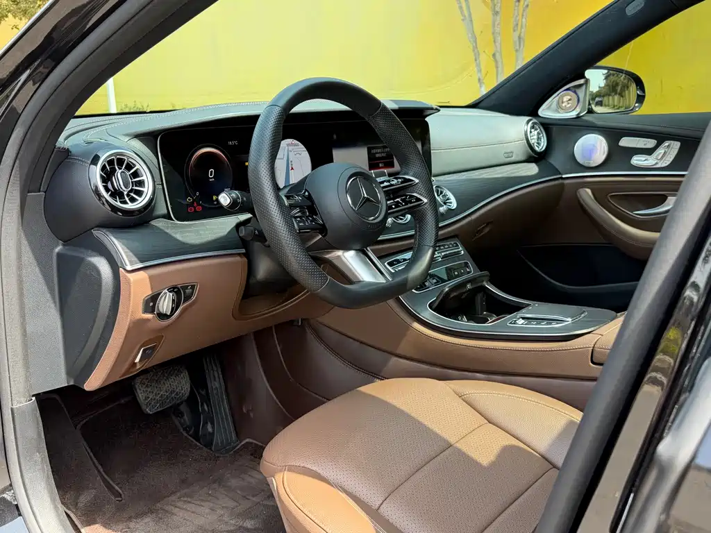 Mercedes-Benz E-Class 2023 — фото 14