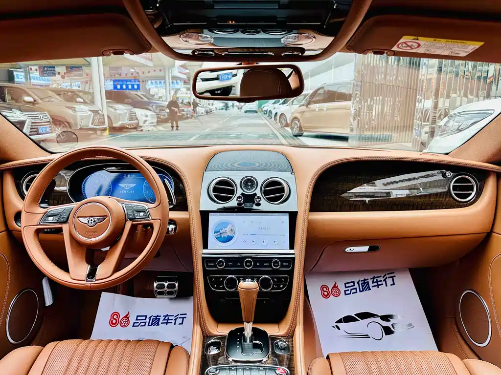 Bentley Continental 2018 — фото 12