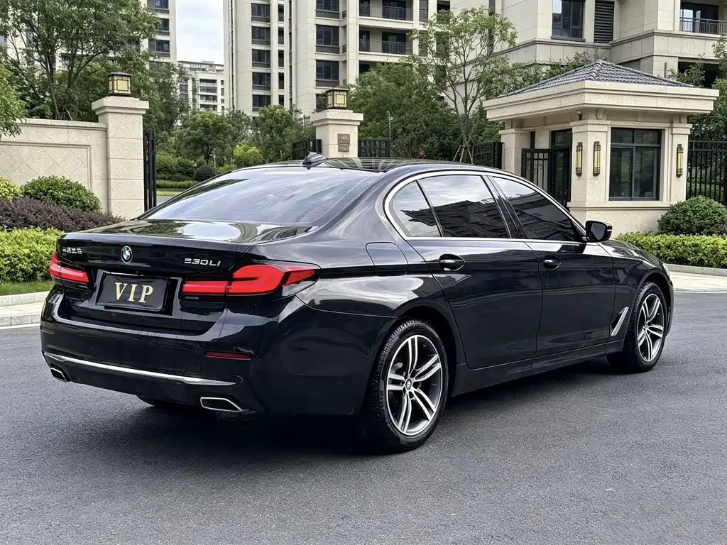 BMW 5 Series 2021