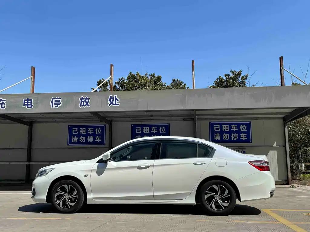 Honda Accord 2016 — фото 7
