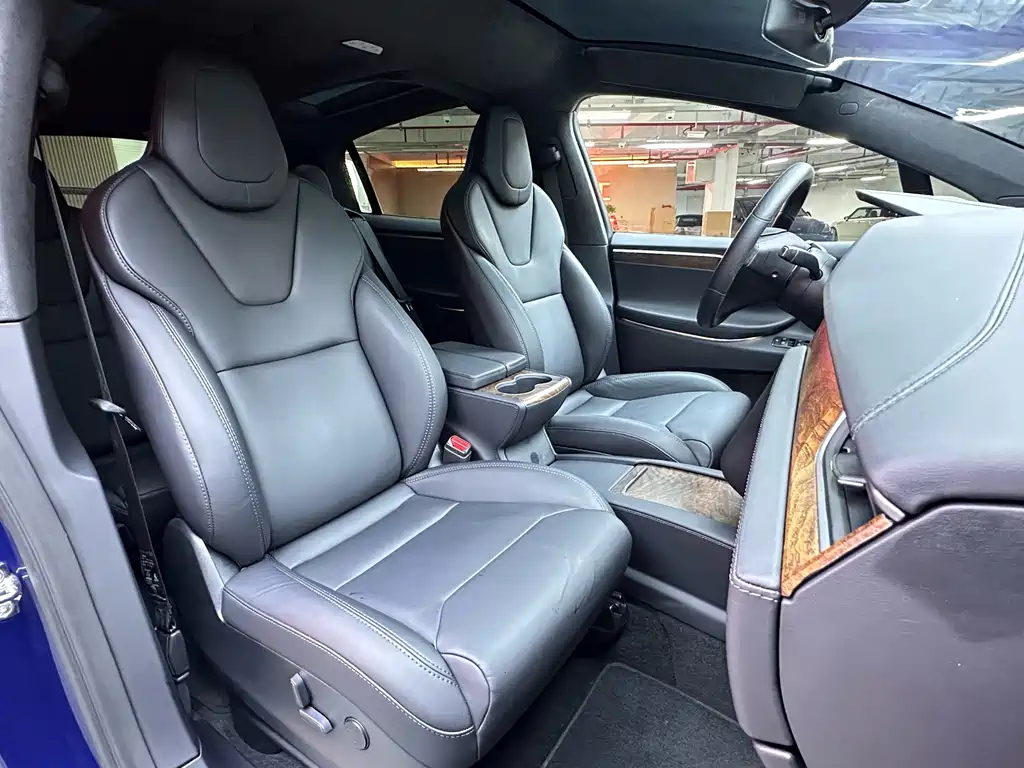 Tesla Model X 2018 — фото 22