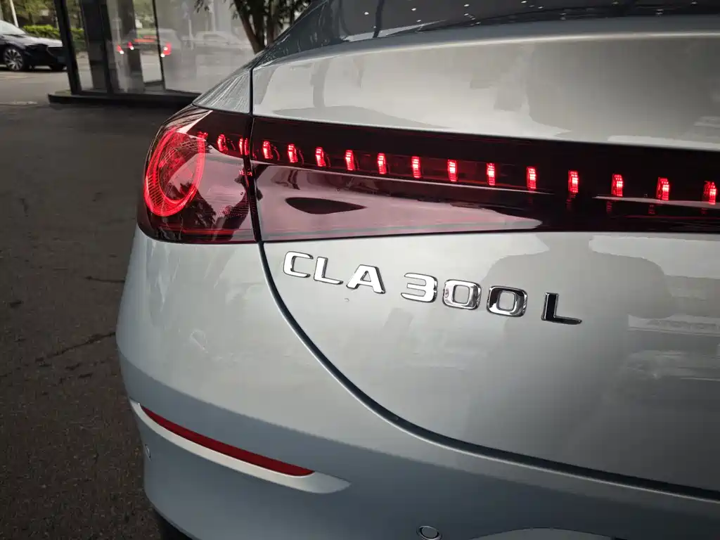 Mercedes-Benz CLA EV 2025 — фото 11