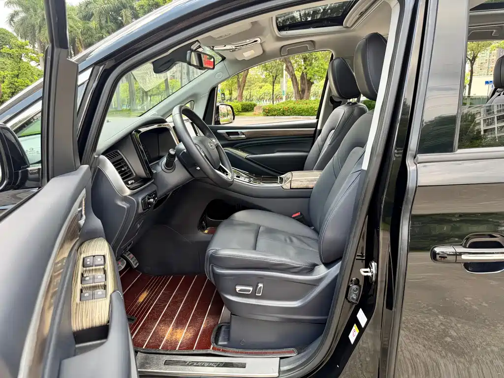 GAC Motor Trumpchi M8 2021 — фото 15