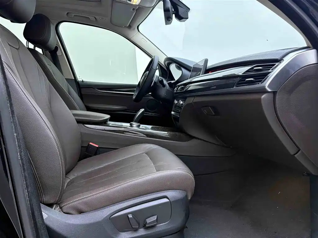 BMW X5 2017 — фото 17