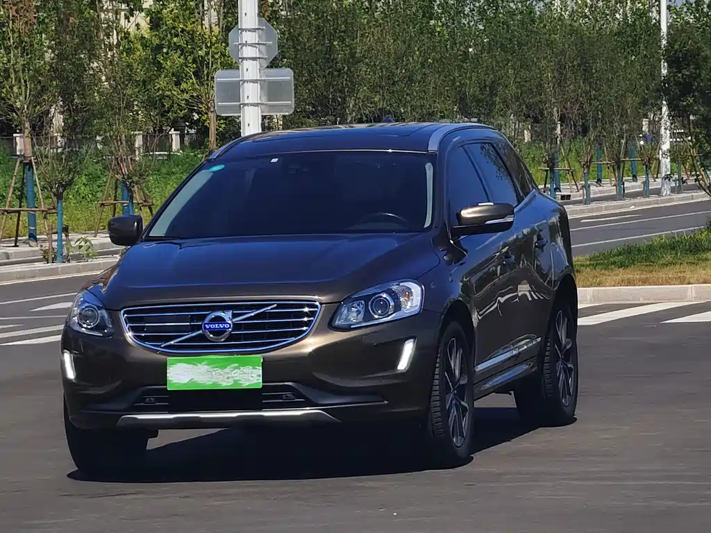 Volvo XC60 2017 — фото 2