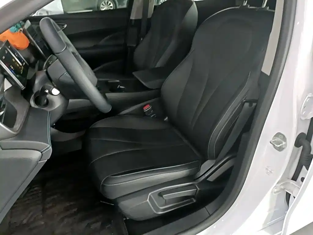 BYD Seal 05 DM-i 2026 — фото 15