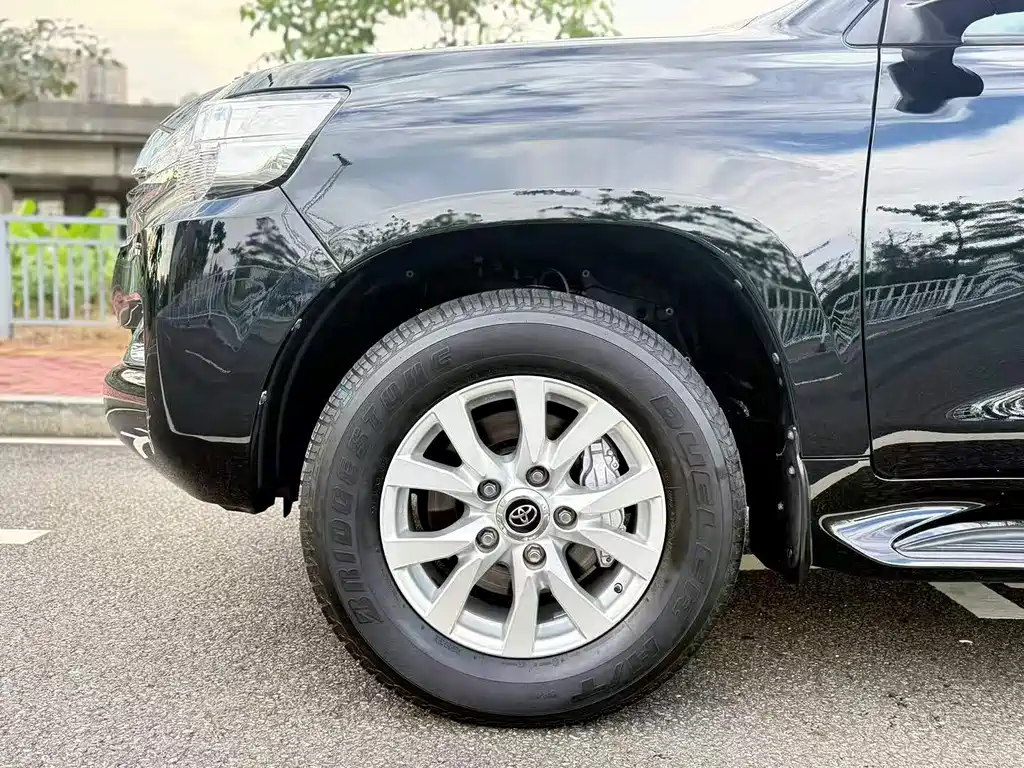 Toyota Land Cruiser 2019 — фото 4