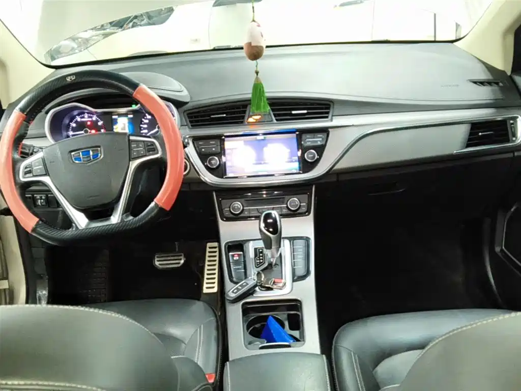Geely Emgrand GS 2017 — фото 10