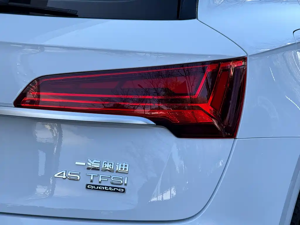 Audi Q5L 2022 — фото 9