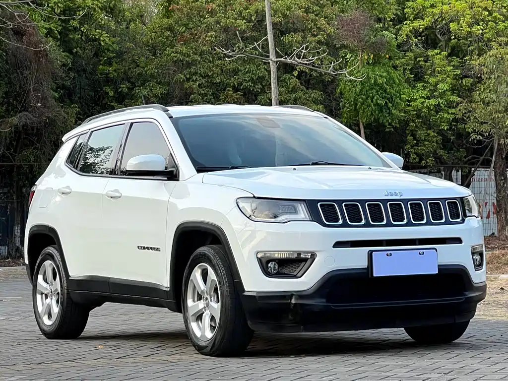 Jeep Compass 2017 — фото 3