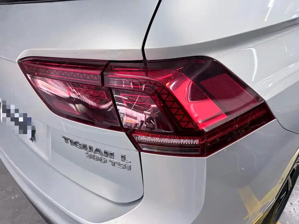 Volkswagen Tiguan L 2017 — фото 20