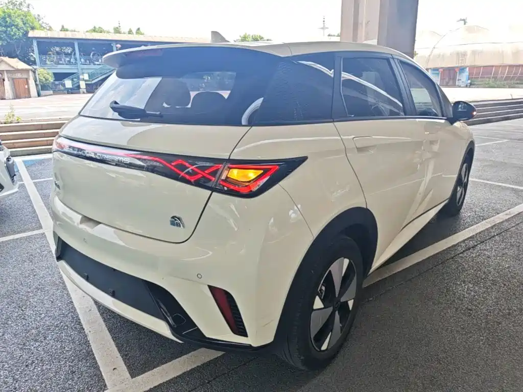 BYD Dolphin 2023
