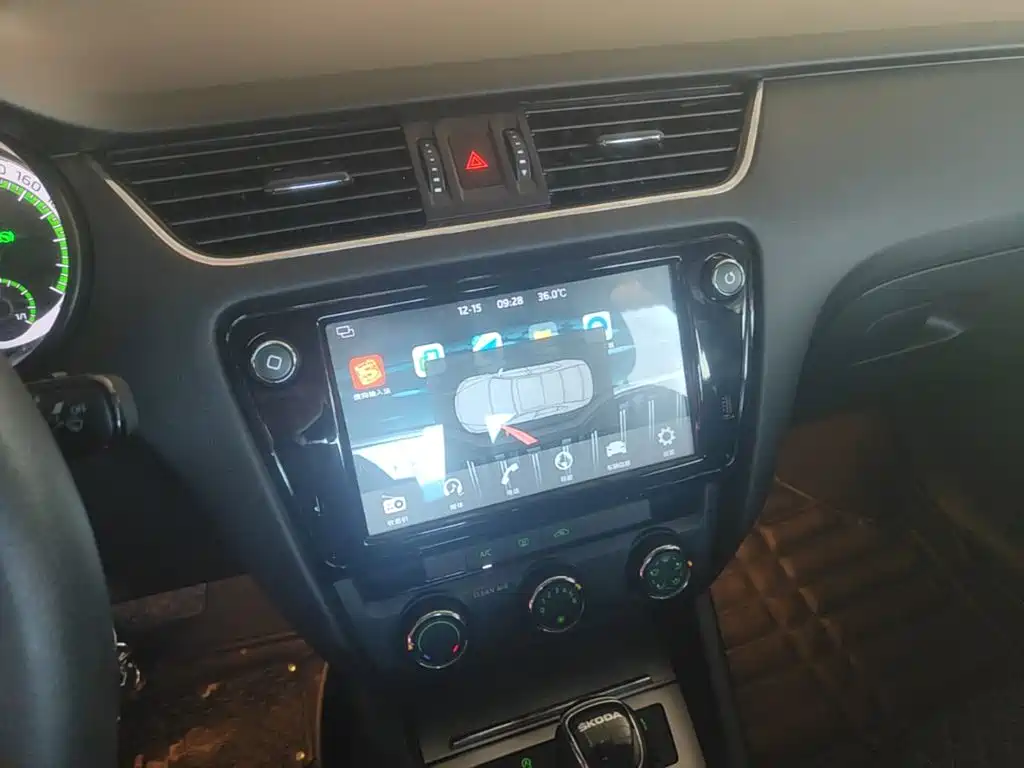 Skoda Octavia 2019 — фото 13