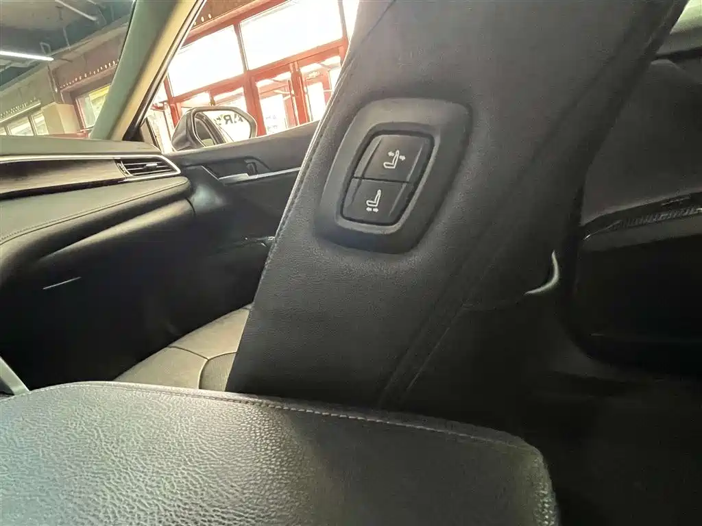 Toyota Camry 2021 — фото 22