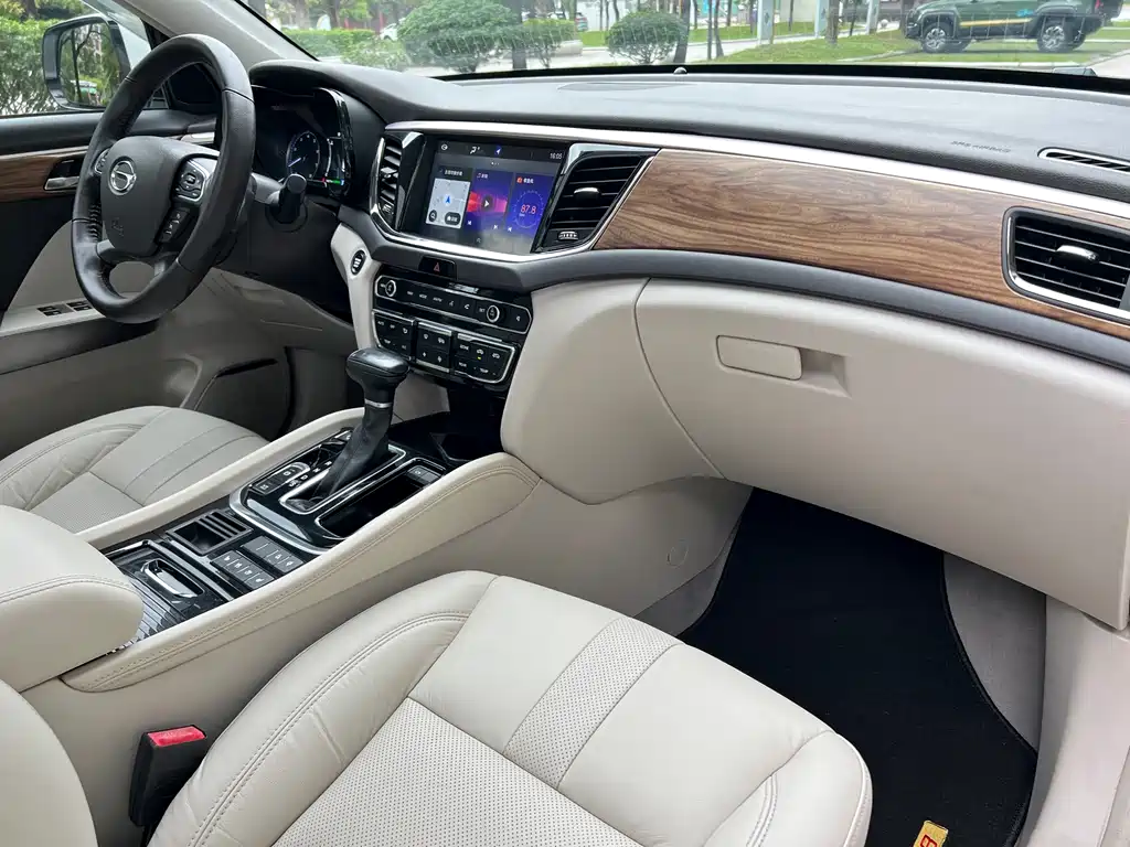 GAC Motor Trumpchi GS8 2018 — фото 16