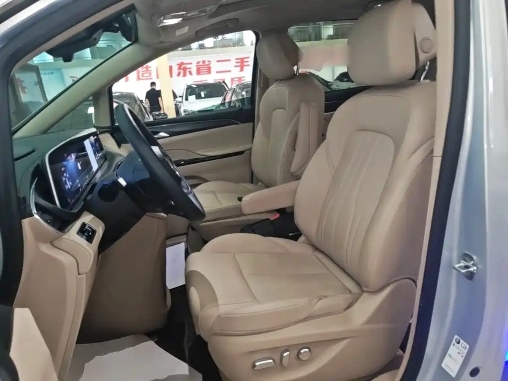 Buick GL8 New Energy 2025 — фото 15