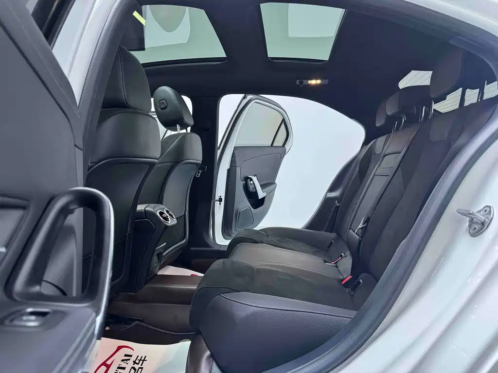 Mercedes-Benz A-Class 2023 — фото 14
