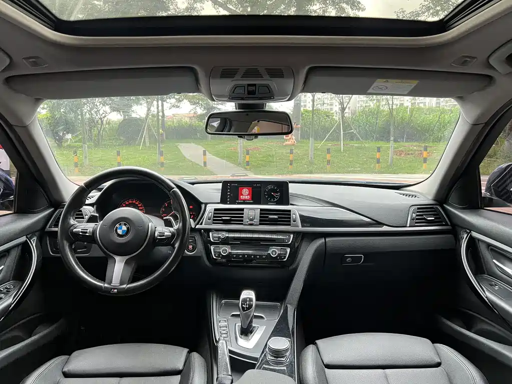 BMW 3 Series 2018 — фото 5