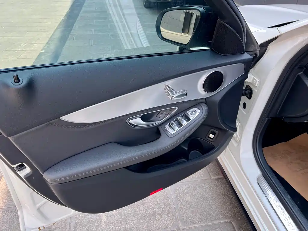 Mercedes-Benz C-Class 2019 — фото 25