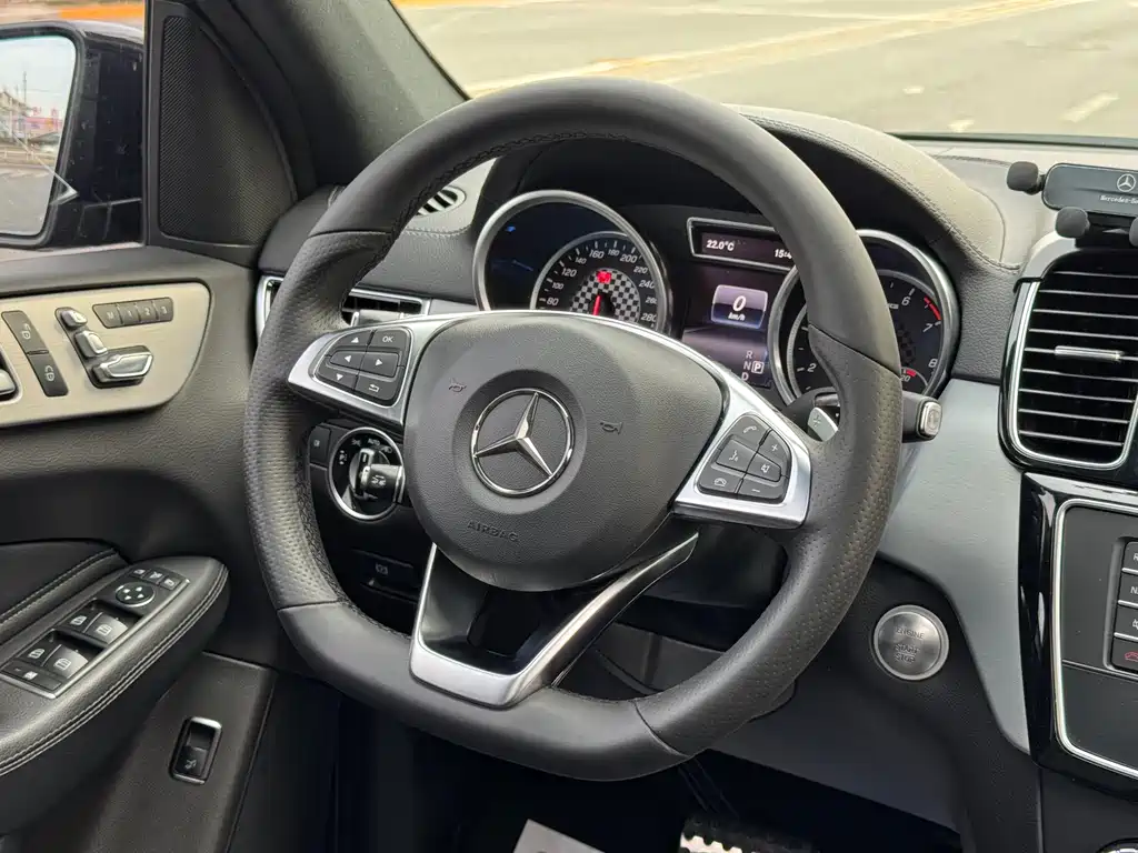 Mercedes-Benz GLE AMG 2018 — фото 8