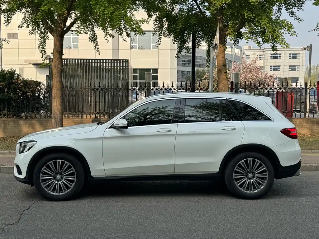 Mercedes-Benz GLC 2017 — фото 8