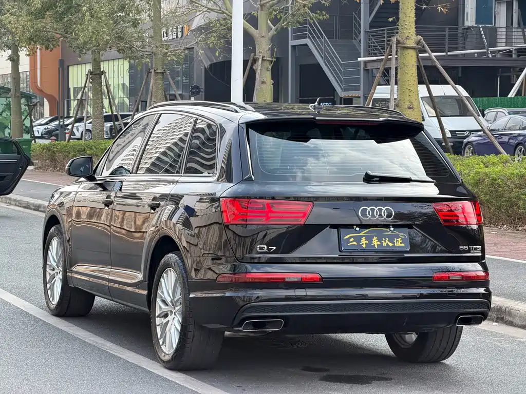 Audi Q7 2018 — фото 9
