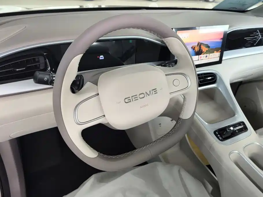Geely Galaxy Starwish 2026 — фото 15