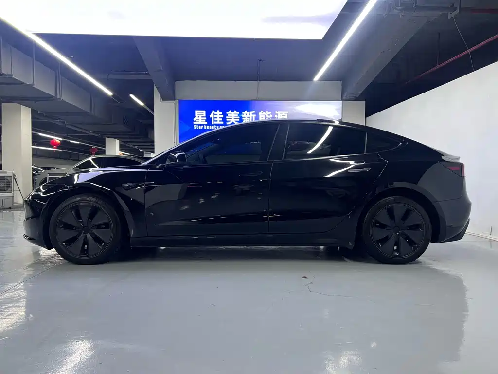 Tesla Model 3 2025 — фото 9
