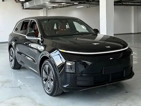 Li Auto L6 2025