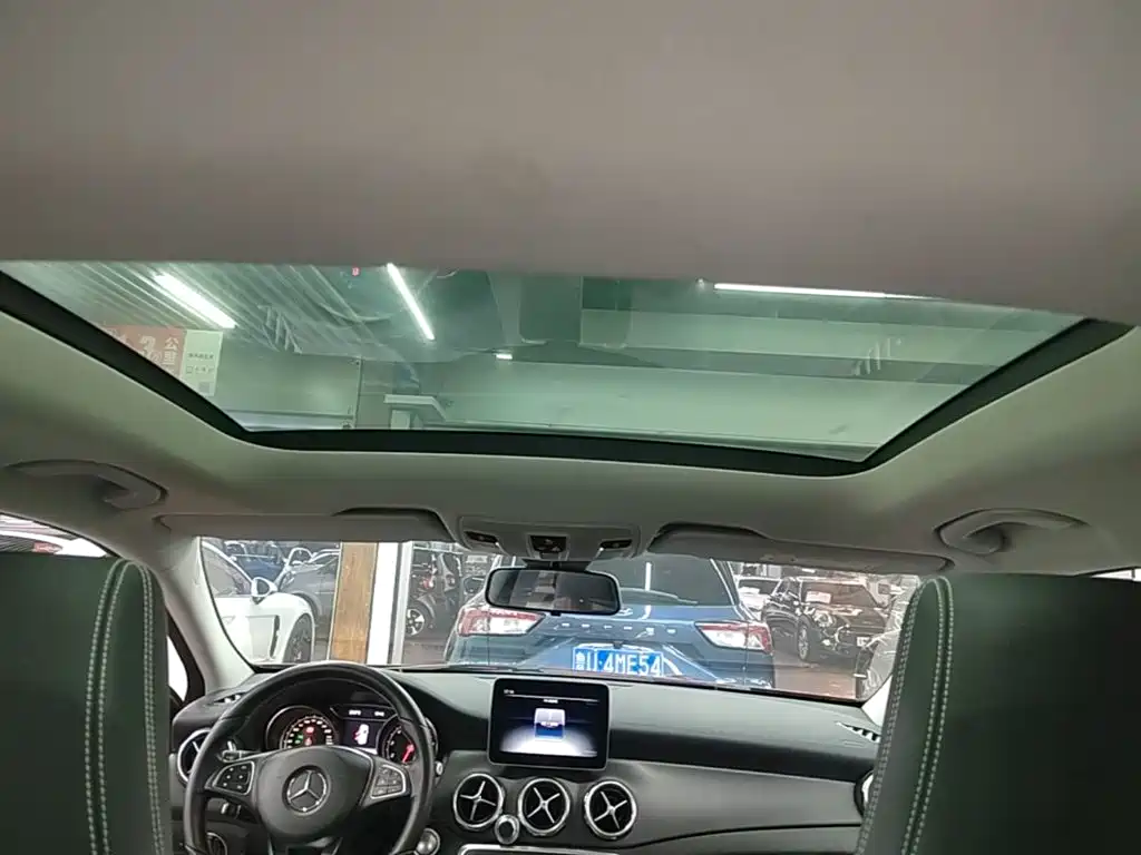 Mercedes-Benz GLA 2018 — фото 18