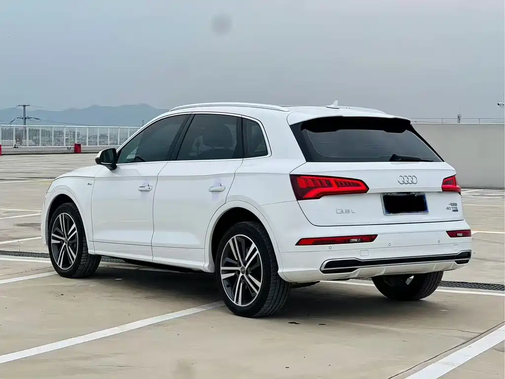 Audi Q5L 2020 — фото 9