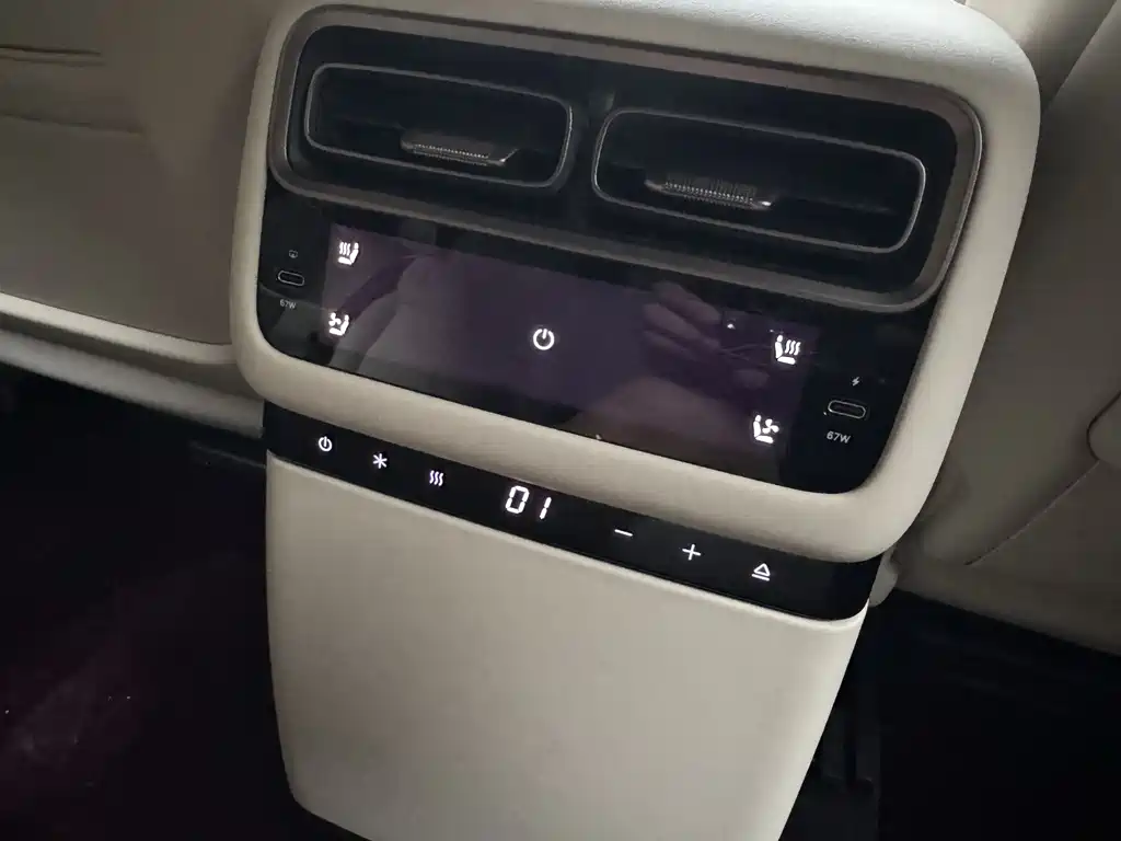 Li Auto i6 2025