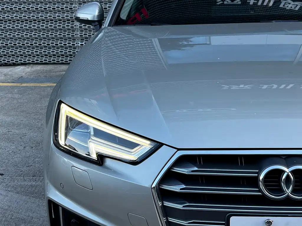 Audi A4L 2019 — фото 7