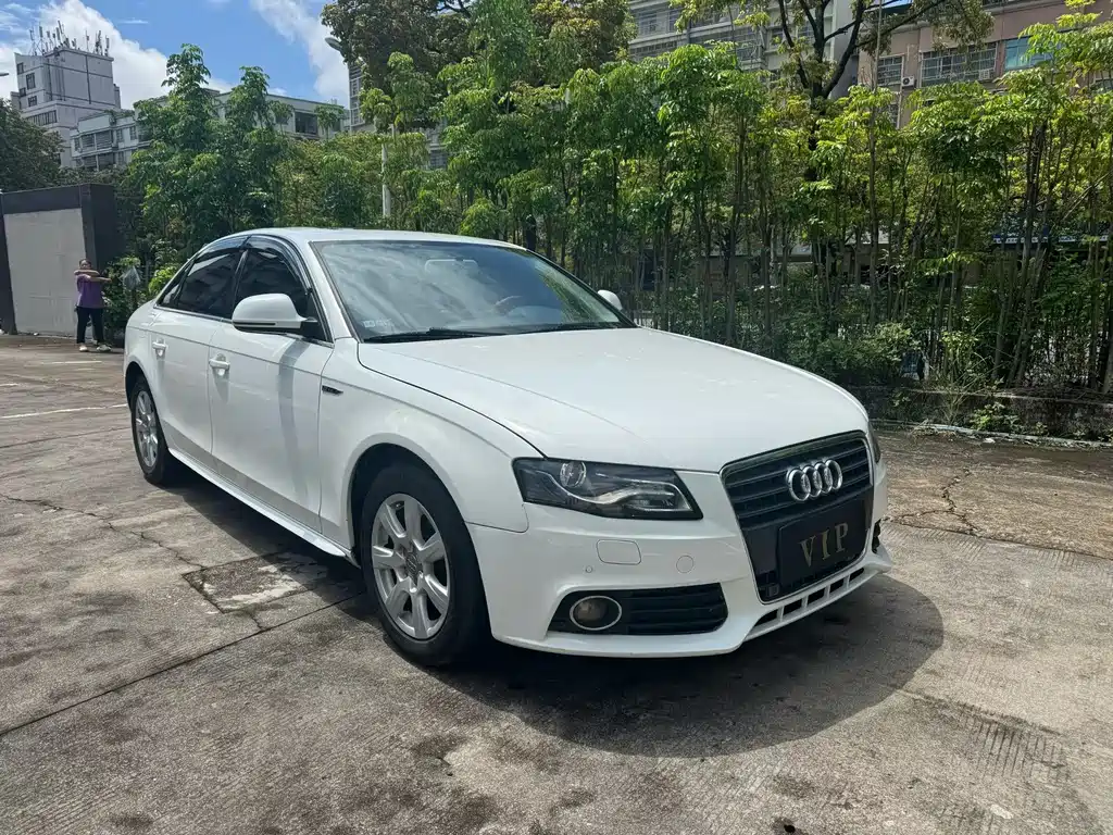 Audi A4L 2015