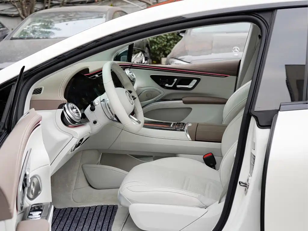 Mercedes-Benz EQS AMG 2023 — фото 12