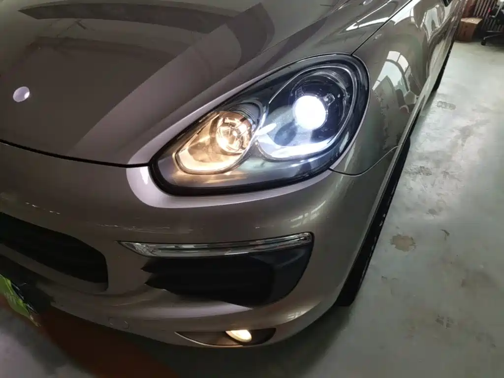 Porsche Cayenne 2017 — фото 24