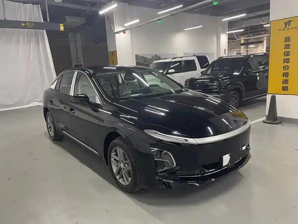 Hongqi E-QM5 2026