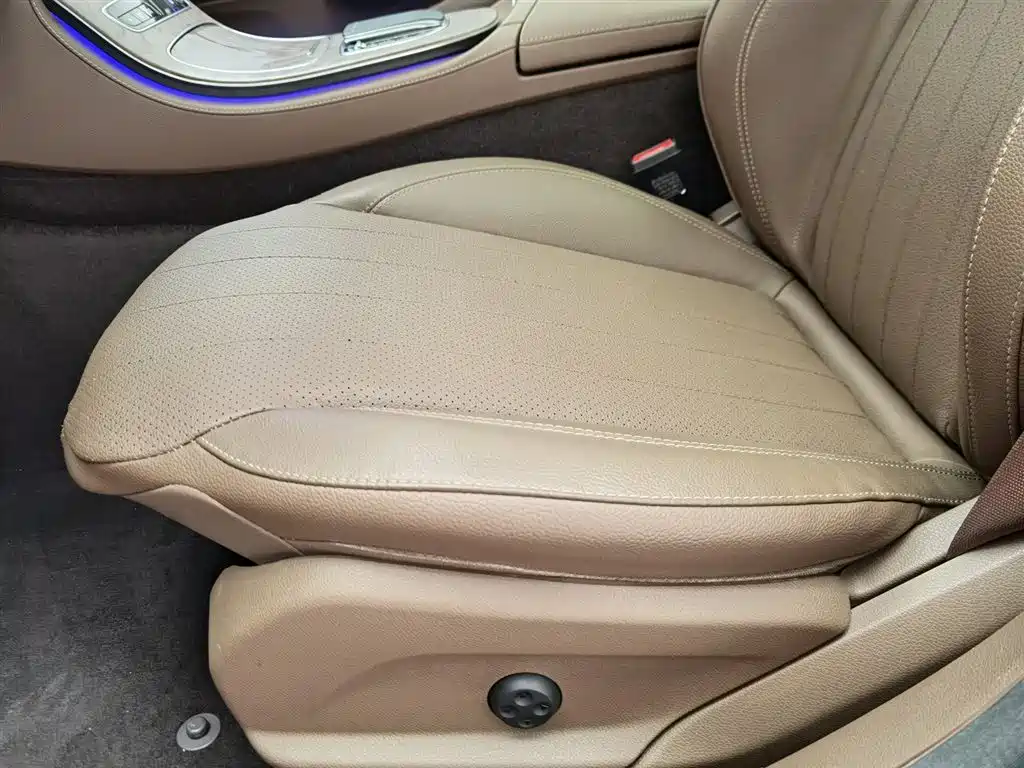 Mercedes-Benz E-Class 2023 — фото 20