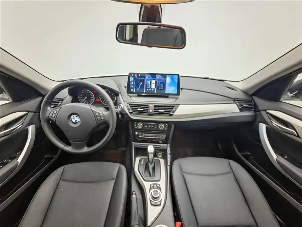 BMW X1 2014 — фото 5