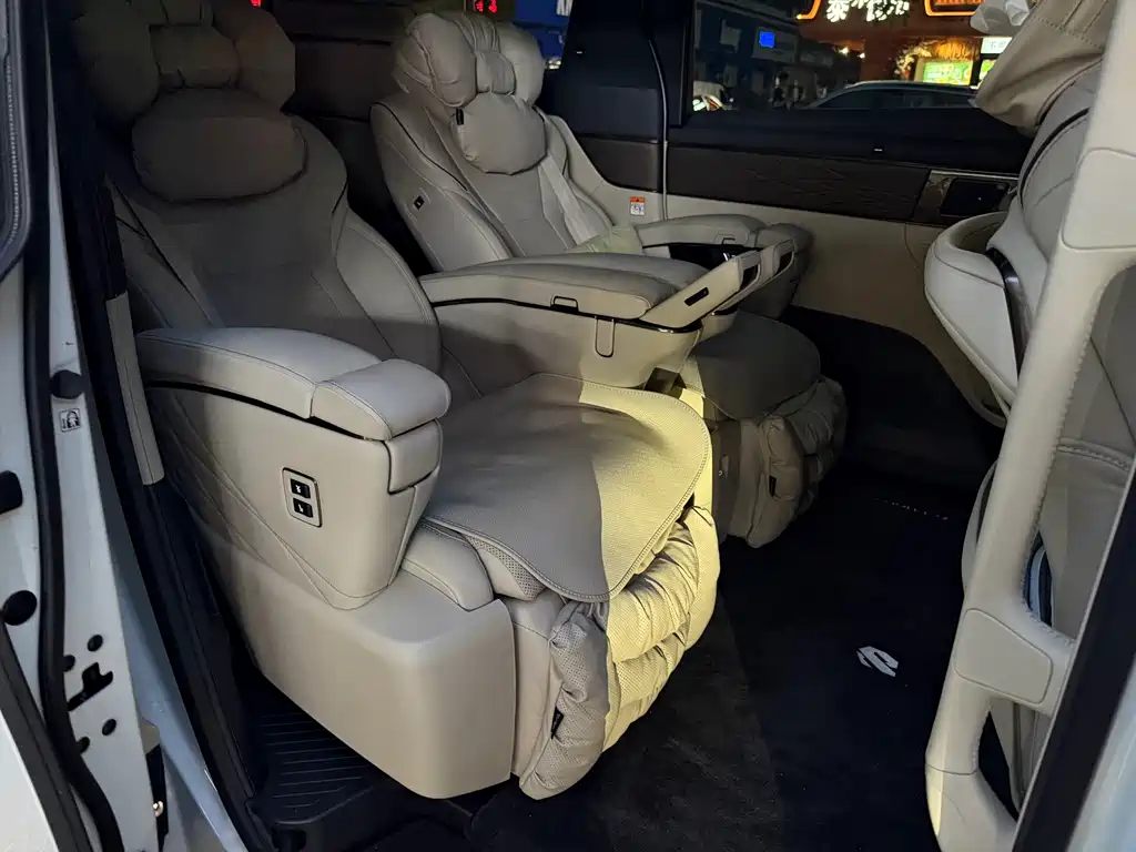 Toyota Alphard 2023