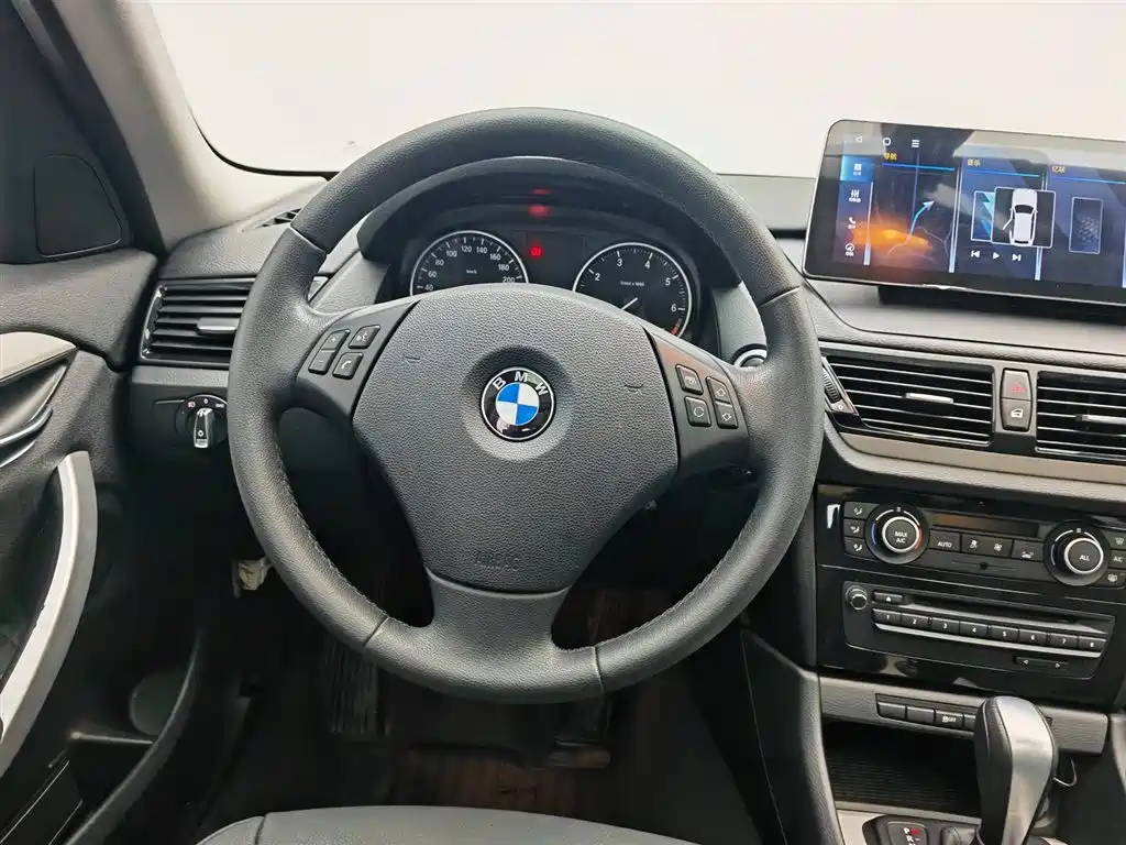 BMW X1 2014 — фото 11