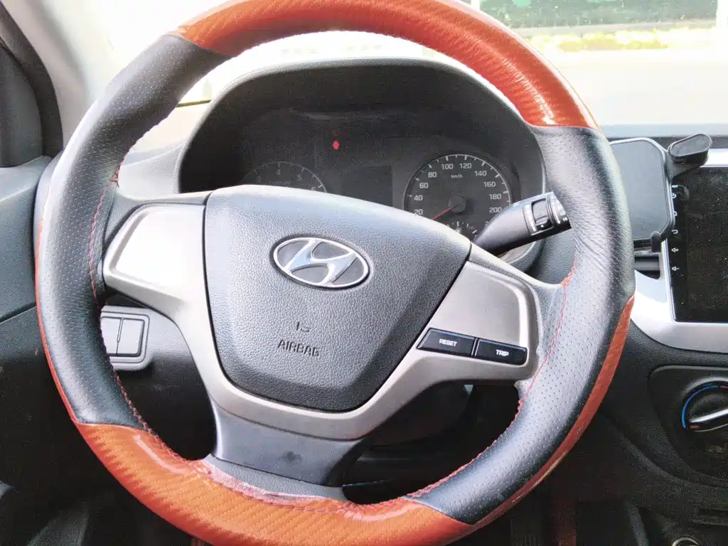 Hyundai Verna 2017 — фото 3