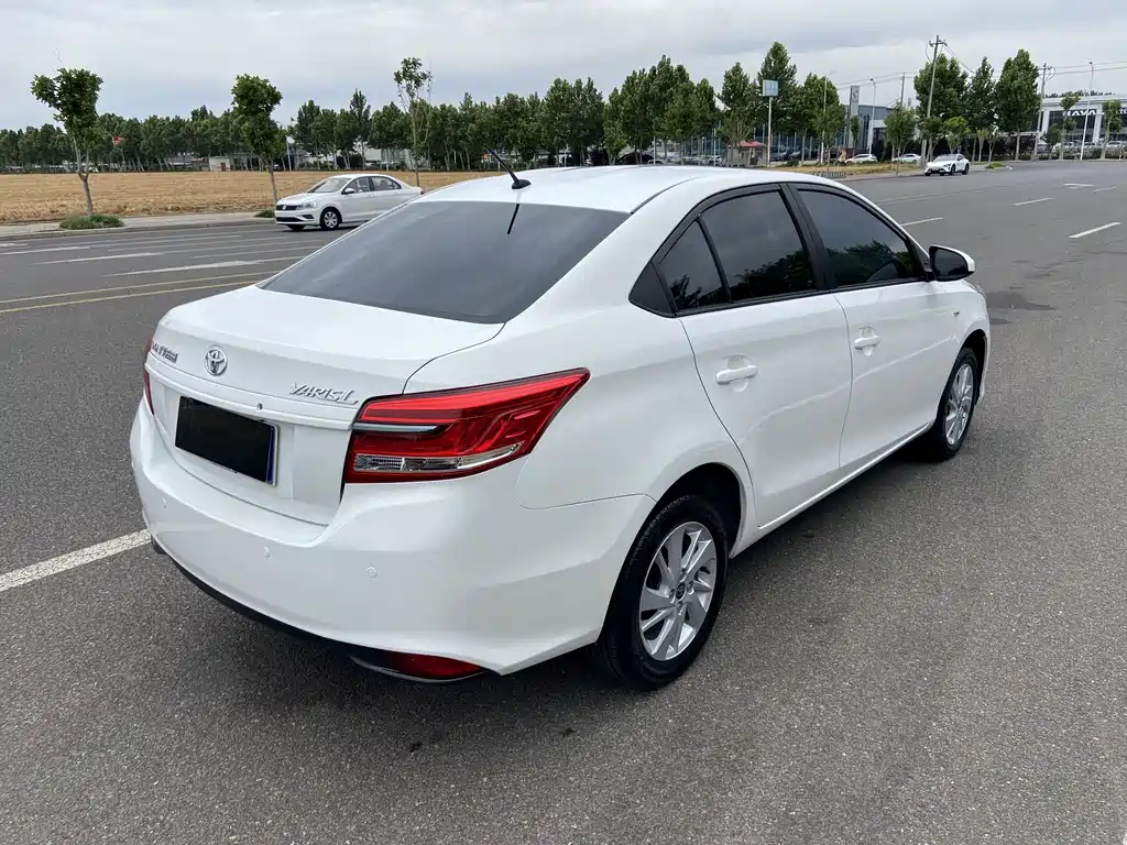 Toyota Yaris L 2017