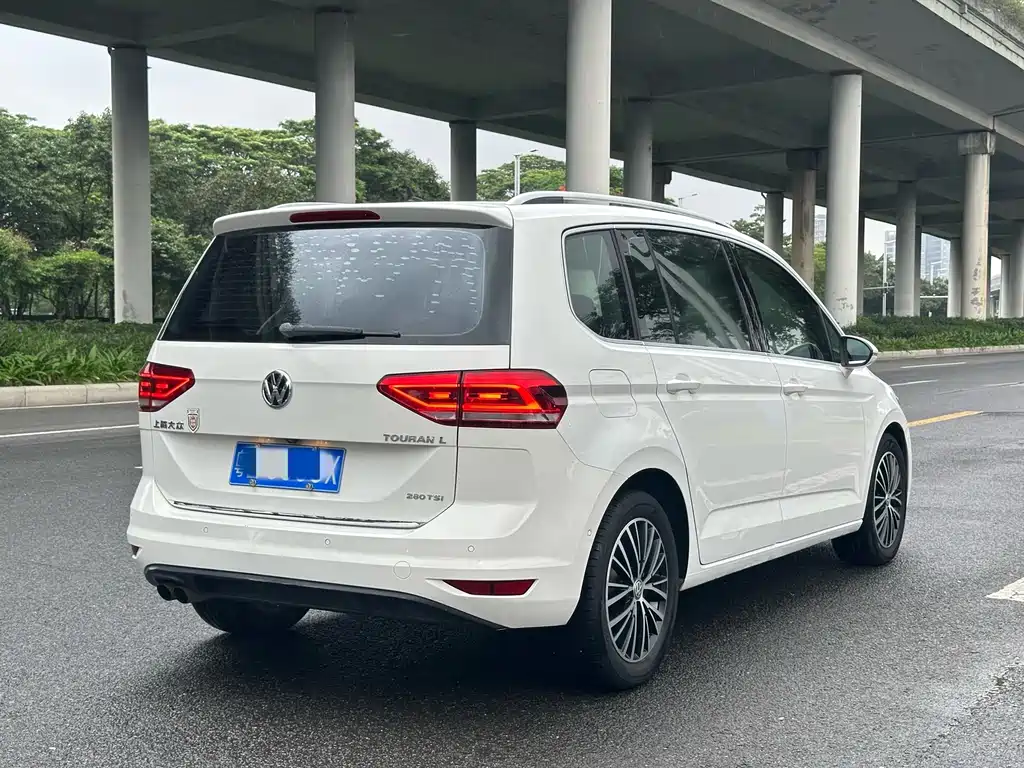 Volkswagen Touran 2016 — фото 17