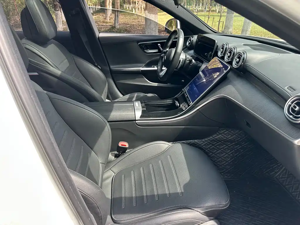 Mercedes-Benz C-Class 2023 — фото 15