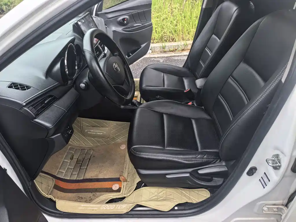 Toyota Yaris L 2021