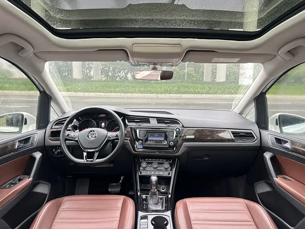Volkswagen Touran 2016 — фото 10