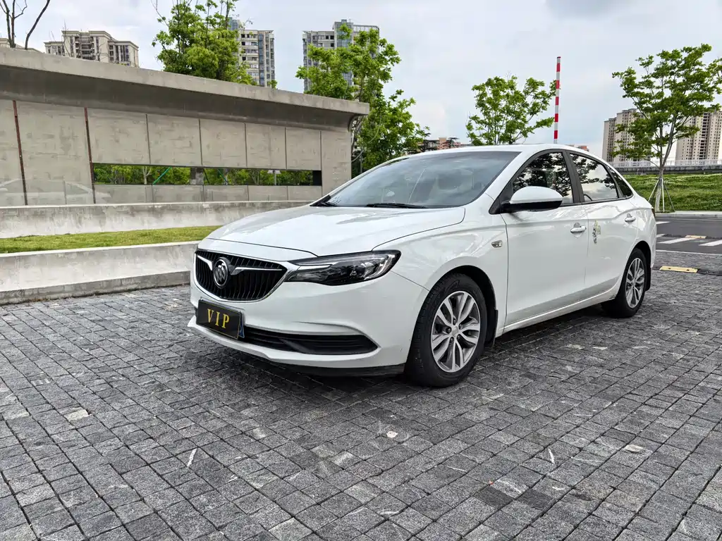 Buick Excelle 2021 — фото 1