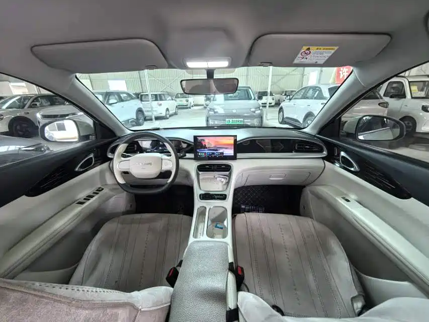Geely Galaxy Starwish 2025 — фото 5